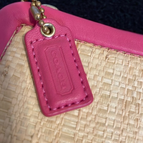 coach wristlet excellent condition - Picture 3 of 4